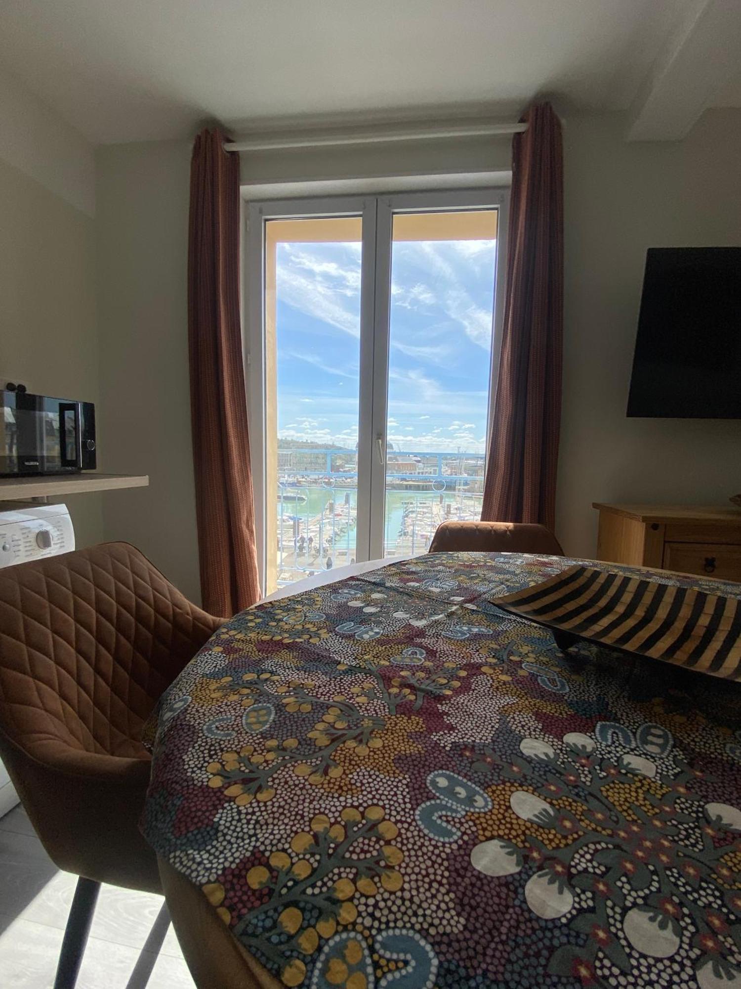 Etablissement 3 Etoiles Avec Ascenseur, 3 Appartements Lumineux Vue Port Avec Balcon, 200M De La Mer, Wifi Fibre, Tous Service Inclus دْييب المظهر الخارجي الصورة