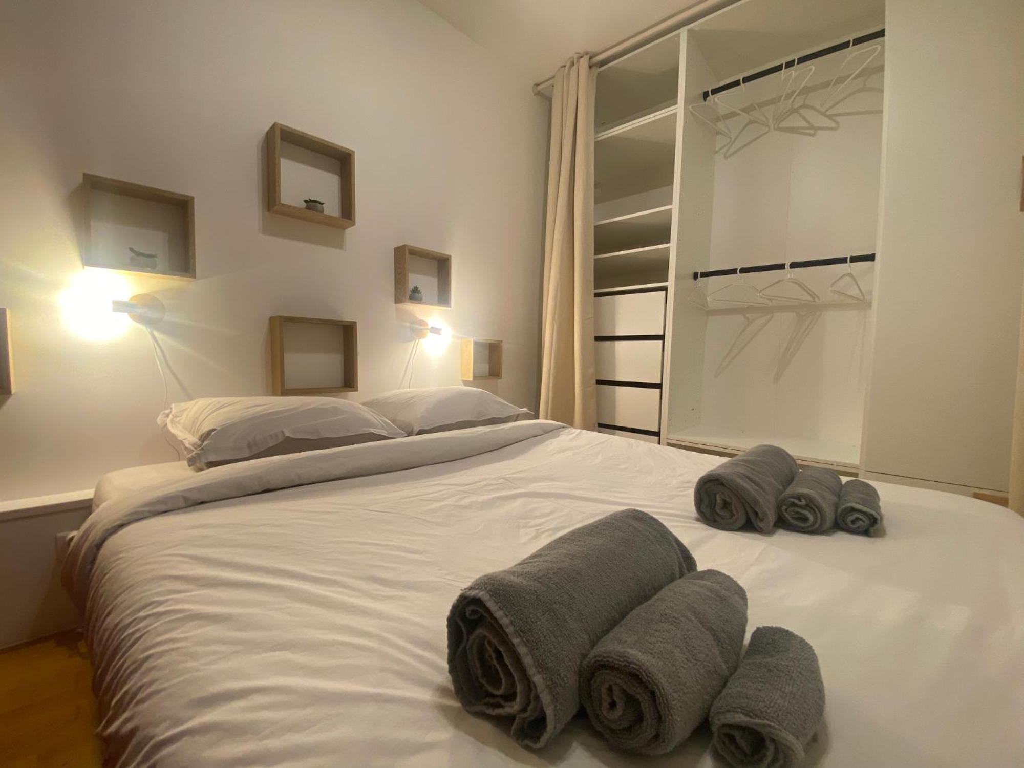 Etablissement 3 Etoiles Avec Ascenseur, 3 Appartements Lumineux Vue Port Avec Balcon, 200M De La Mer, Wifi Fibre, Tous Service Inclus دْييب المظهر الخارجي الصورة