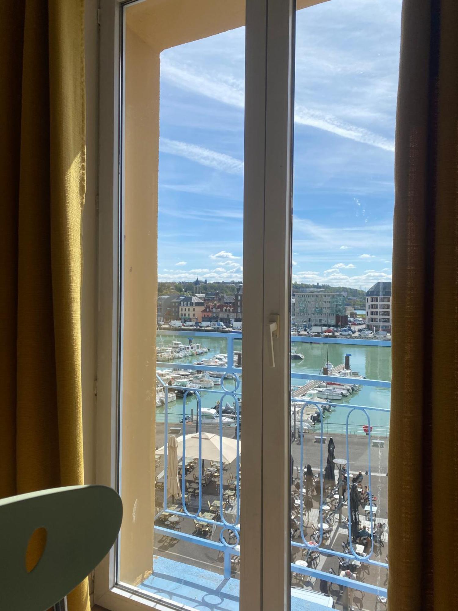 Etablissement 3 Etoiles Avec Ascenseur, 3 Appartements Lumineux Vue Port Avec Balcon, 200M De La Mer, Wifi Fibre, Tous Service Inclus دْييب المظهر الخارجي الصورة