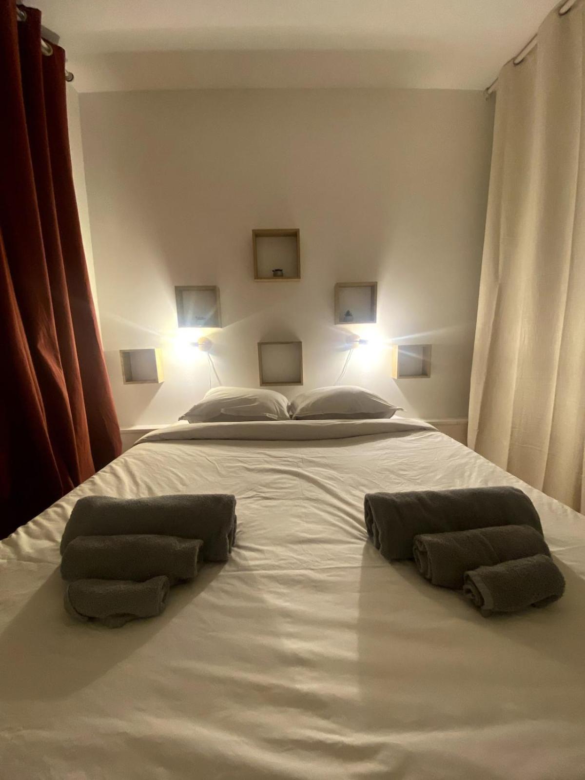 Etablissement 3 Etoiles Avec Ascenseur, 3 Appartements Lumineux Vue Port Avec Balcon, 200M De La Mer, Wifi Fibre, Tous Service Inclus دْييب المظهر الخارجي الصورة