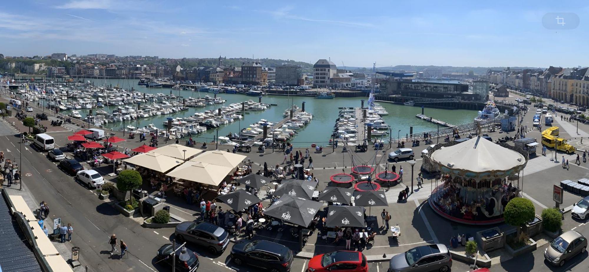 Etablissement 3 Etoiles Avec Ascenseur, 3 Appartements Lumineux Vue Port Avec Balcon, 200M De La Mer, Wifi Fibre, Tous Service Inclus دْييب المظهر الخارجي الصورة