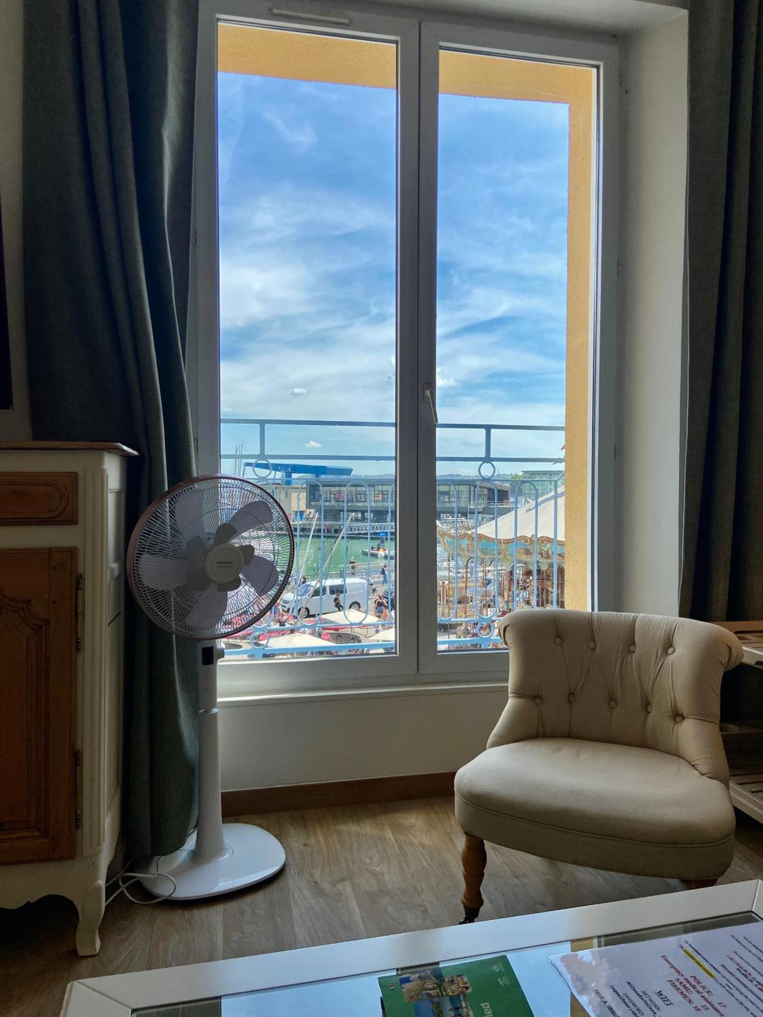 Etablissement 3 Etoiles Avec Ascenseur, 3 Appartements Lumineux Vue Port Avec Balcon, 200M De La Mer, Wifi Fibre, Tous Service Inclus دْييب المظهر الخارجي الصورة